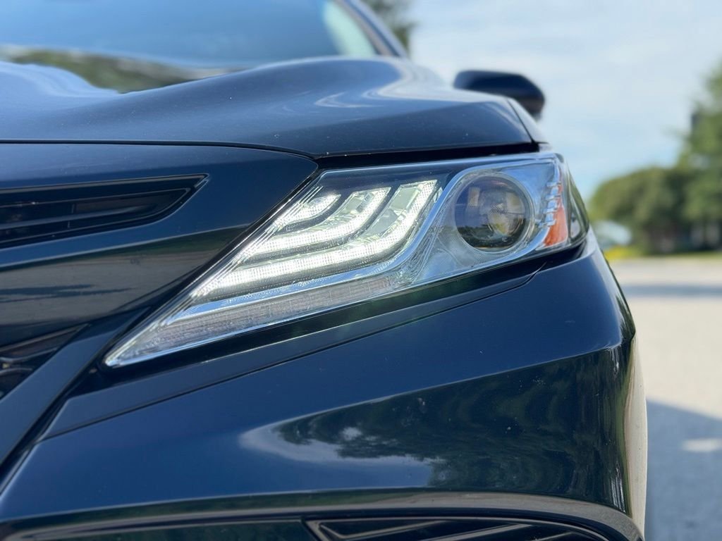 Used 2020 Toyota Camry XSE FWD image 12