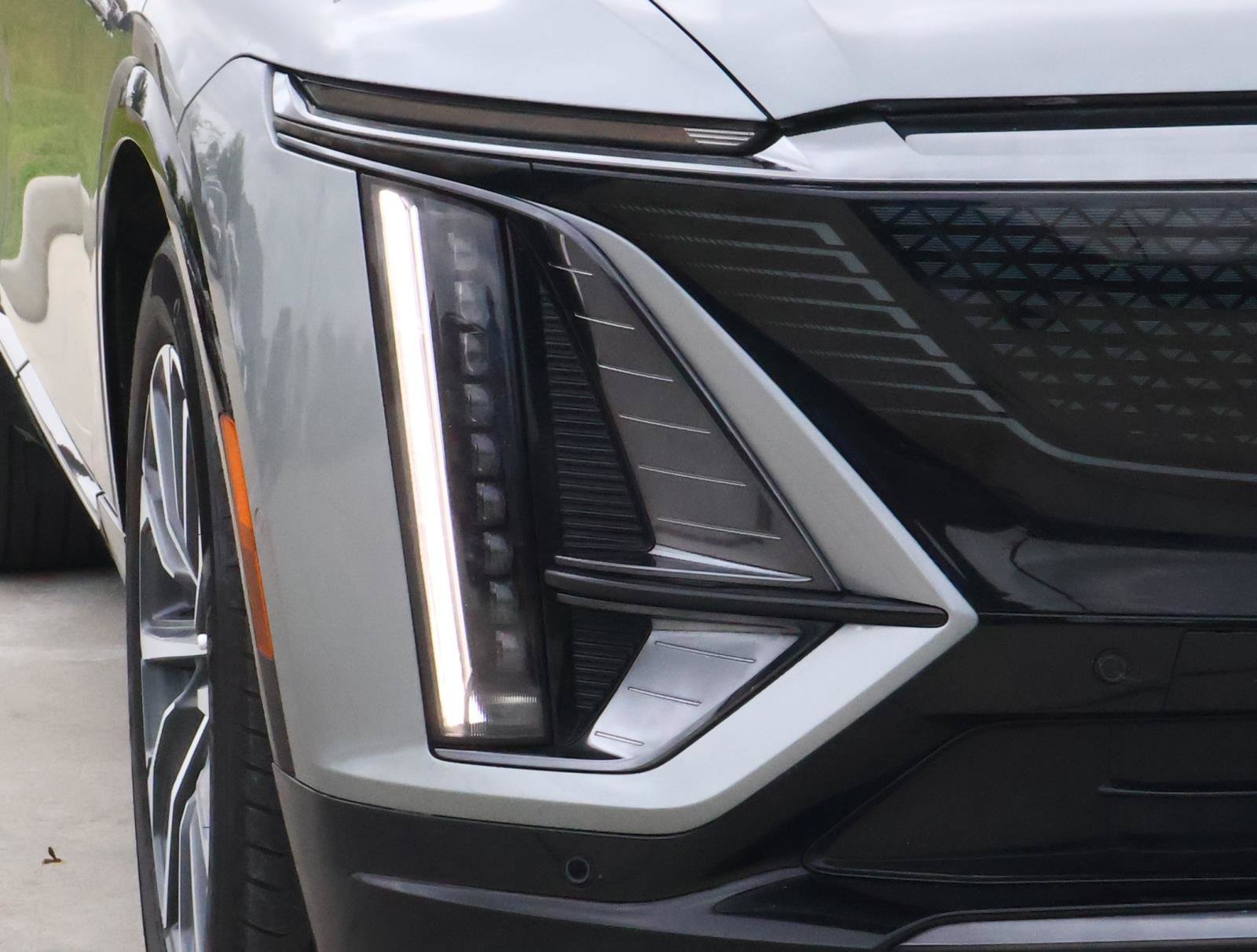 Used 2024 Cadillac Lyriq Sport RWD image 9