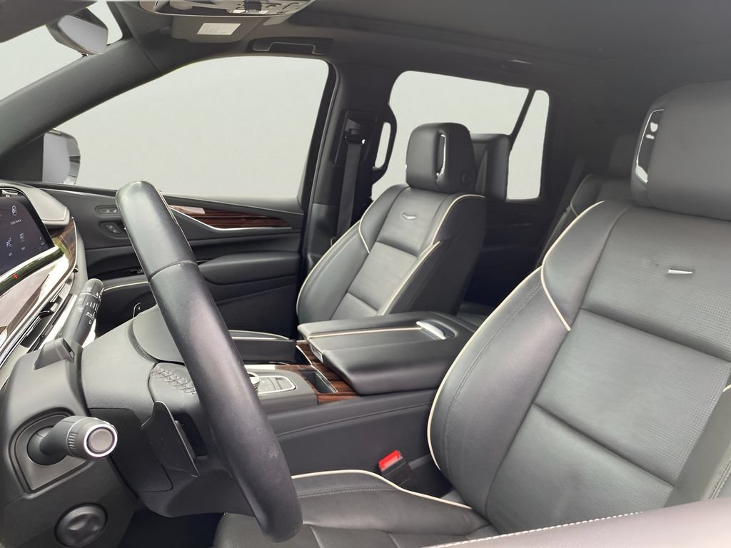 Used 2024 Cadillac Escalade Premium Luxury AWD/4WD image 14