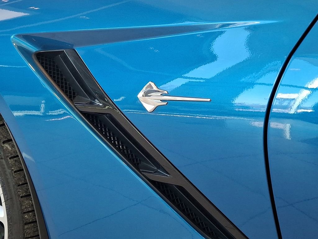 Used 2015 Chevrolet Corvette Stingray Coupe w/ 2LT Preferred Equipment Group image 28