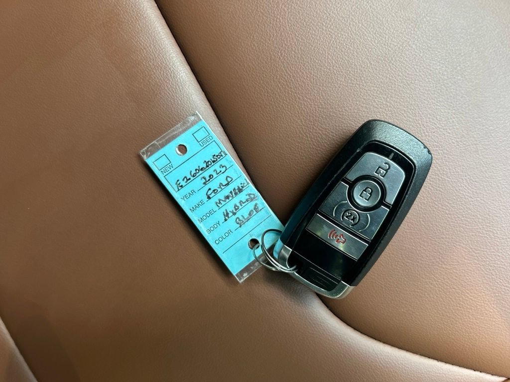 Used 2023 Ford Maverick Lariat w/ Lariat Luxury Package FWD image 31