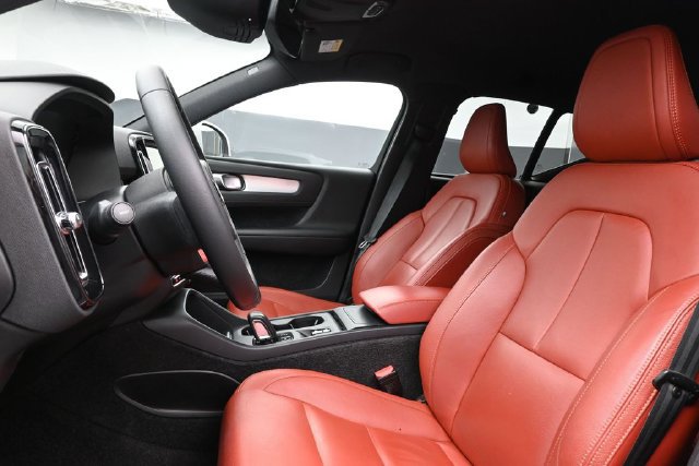 Used 2019 Volvo XC40 T5 Momentum AWD/4WD image 10