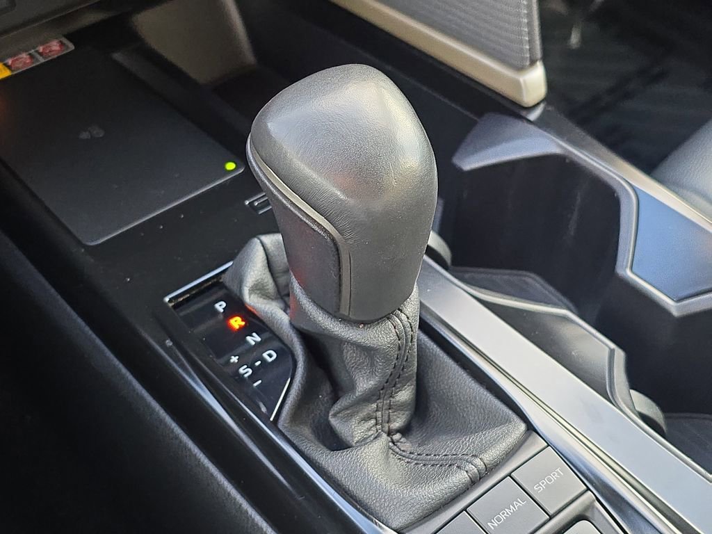 Used 2025 Toyota Camry SE image 27