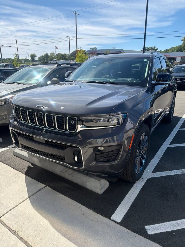 Used 2023 Jeep Grand Cherokee Overland w/ Adv Protech Group III AWD/4WD image 2