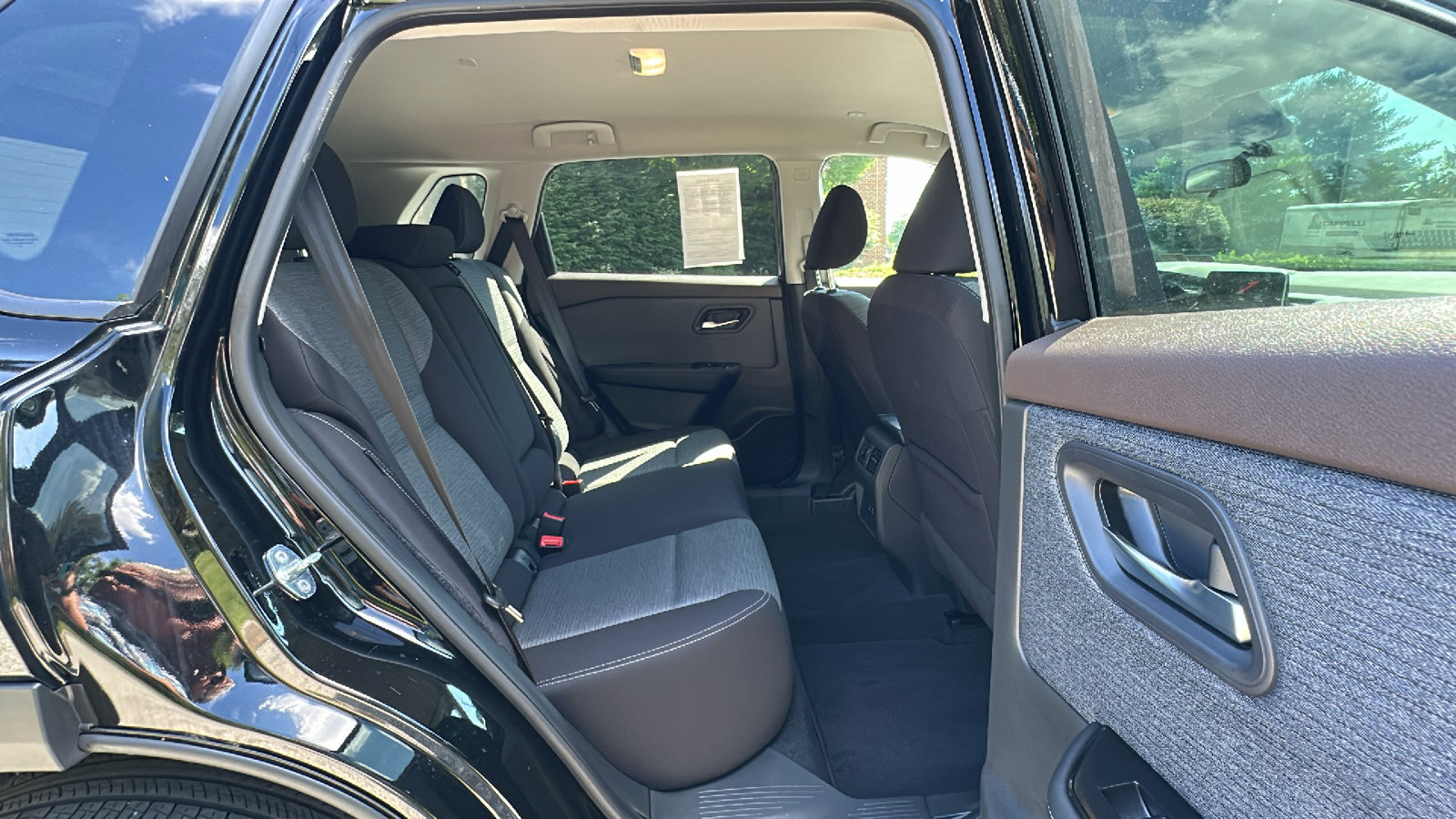 Certified 2023 Nissan Rogue SV image 23