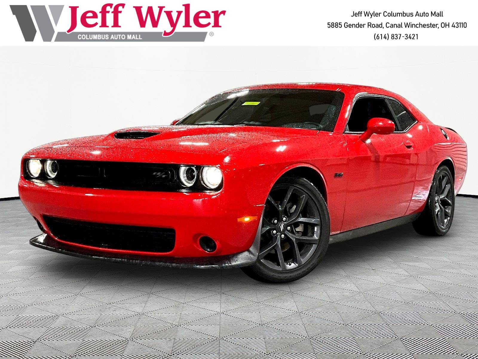 Used 2012 Dodge Challenger R/T w/ Sound Group II RWD image 1