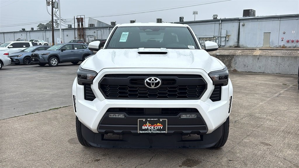 Used 2025 Toyota Tacoma TRD Sport image 2