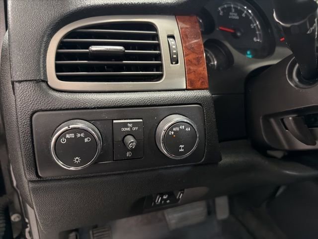 Used 2013 Chevrolet Tahoe LTZ image 17
