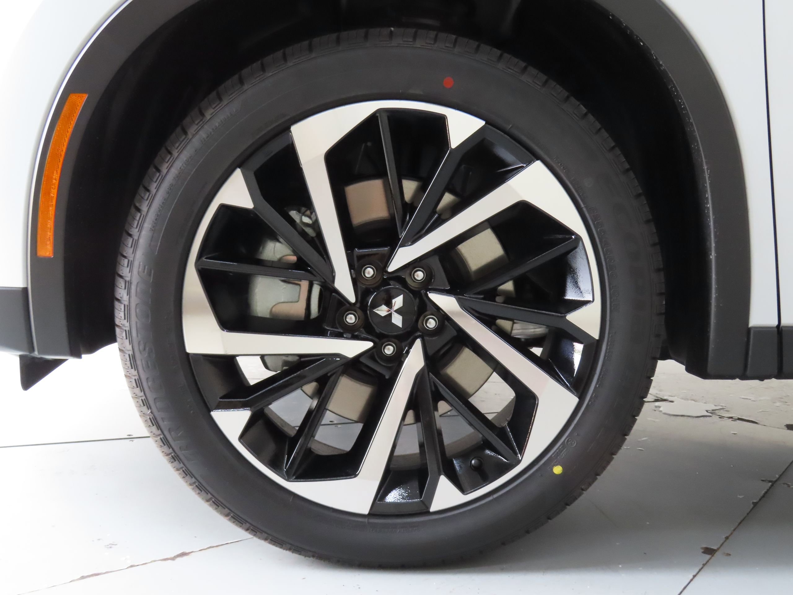 New 2025 Mitsubishi Outlander SE image 26