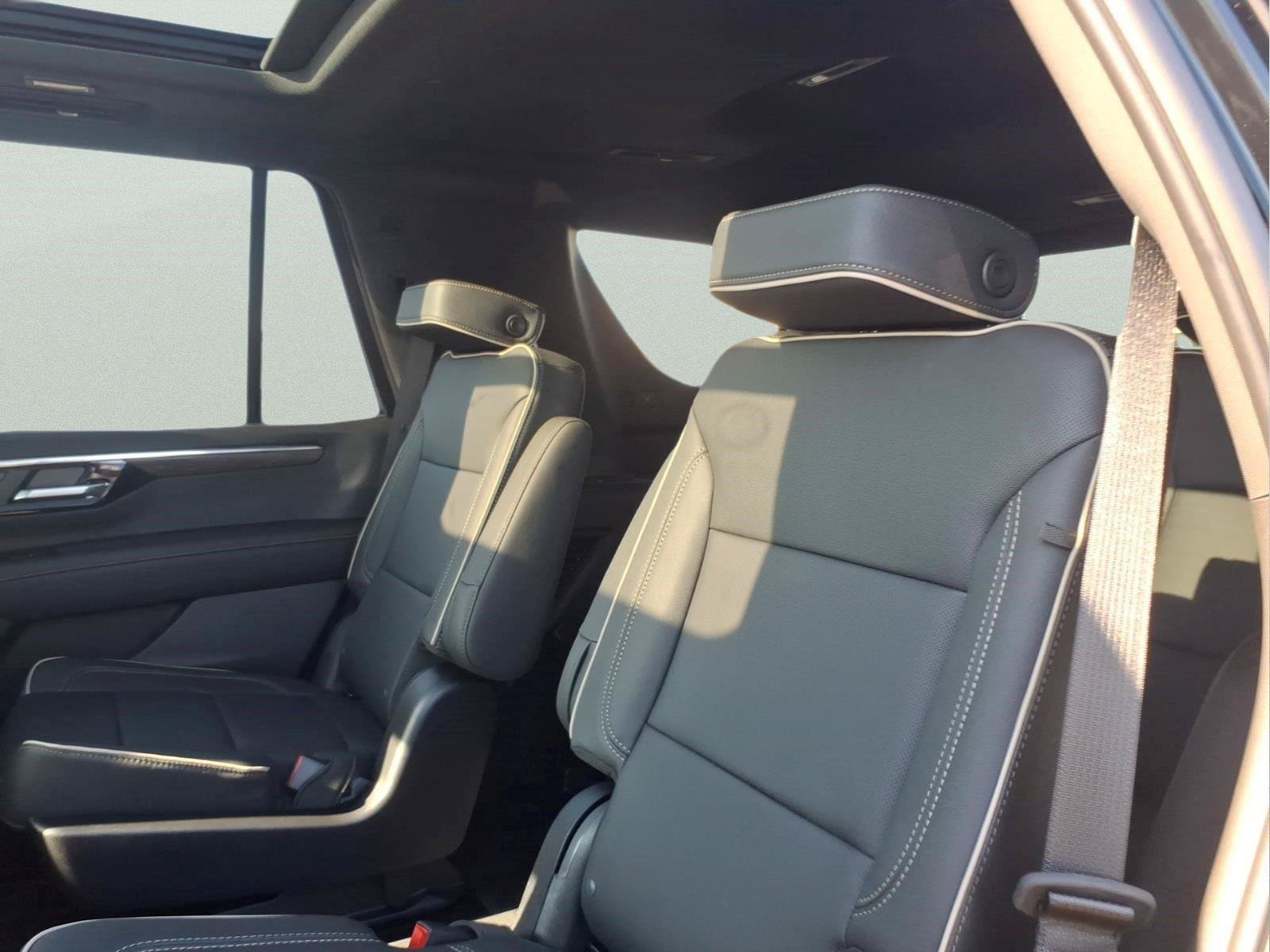 New 2026 Chevrolet Tahoe Premier w/ Sun And Tow Package AWD/4WD image 10