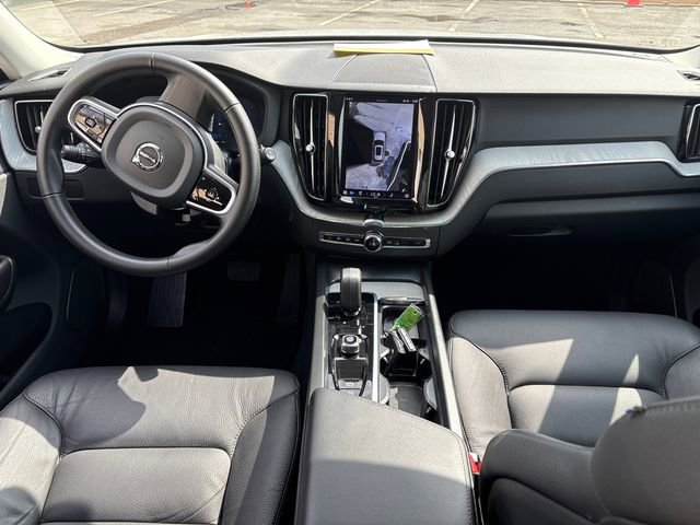 Used 2025 Volvo XC60 B5 Plus image 19