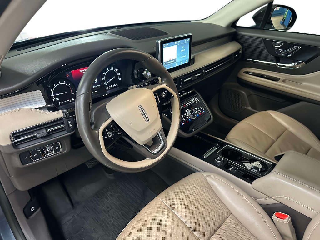 Used 2022 Lincoln Corsair AWD w/ Premium Package image 16