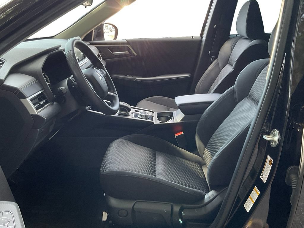 Used 2022 Mitsubishi Outlander ES AWD/4WD image 29