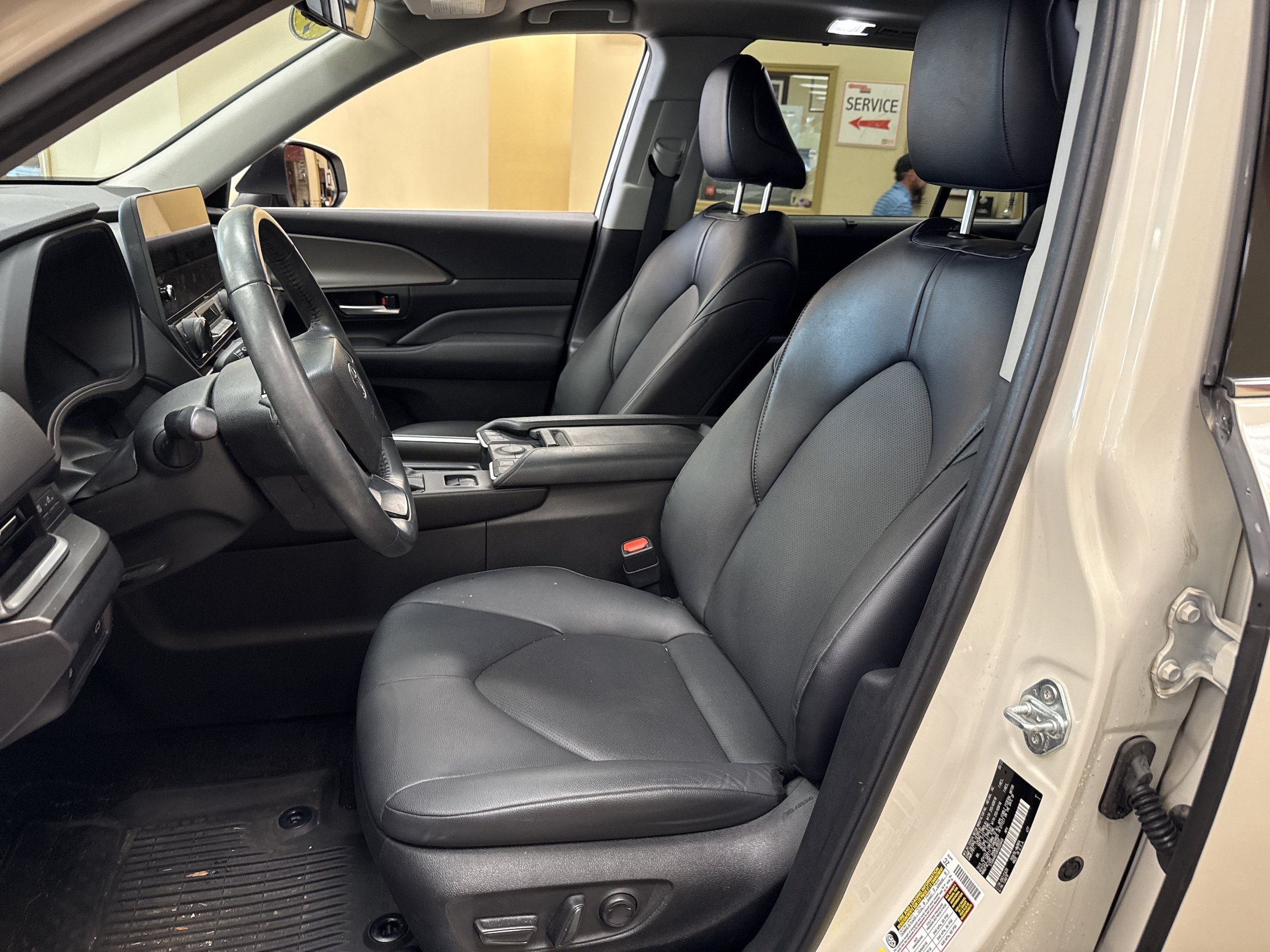 Used 2024 Toyota Grand Highlander AWD image 7