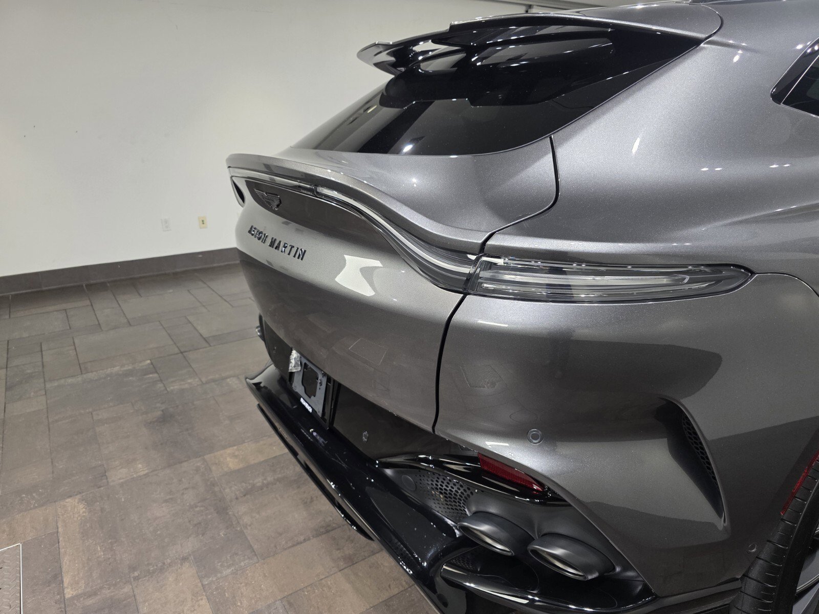New 2025 Aston Martin DBX 707 image 8
