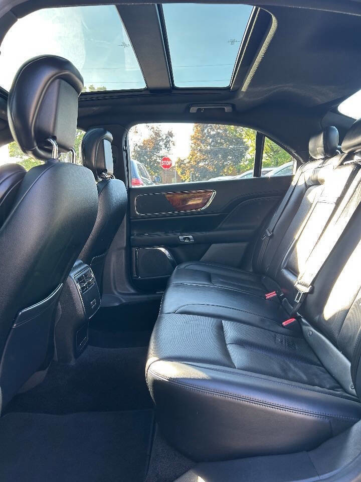 Used 2017 Lincoln Continental Select w/ Climate Package AWD/4WD image 16