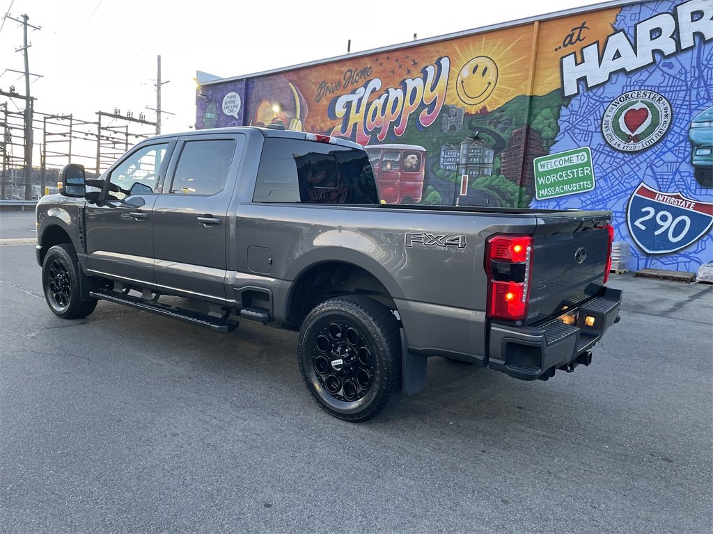 Used 2023 Ford F250 Lariat w/ Black Appearance Package image 3