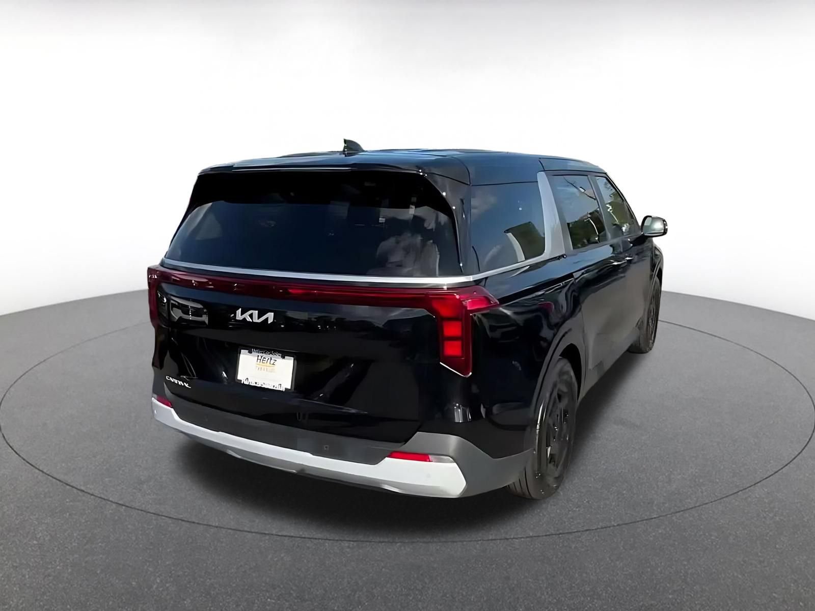 Used 2026 Kia Carnival FWD image 11