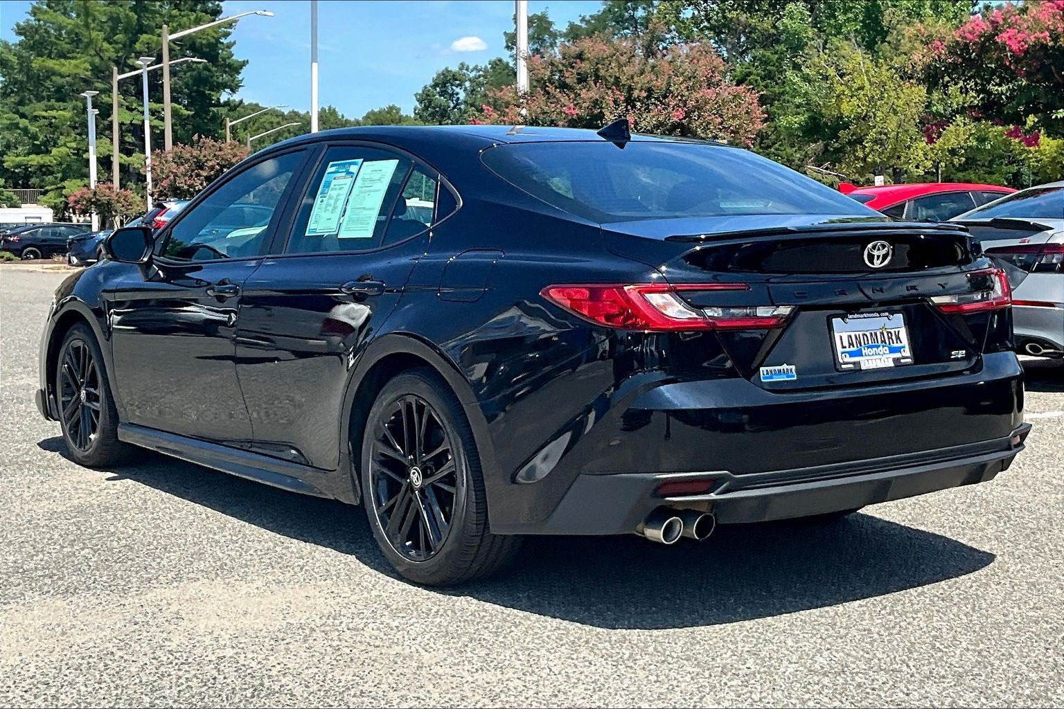 Used 2025 Toyota Camry SE FWD image 12