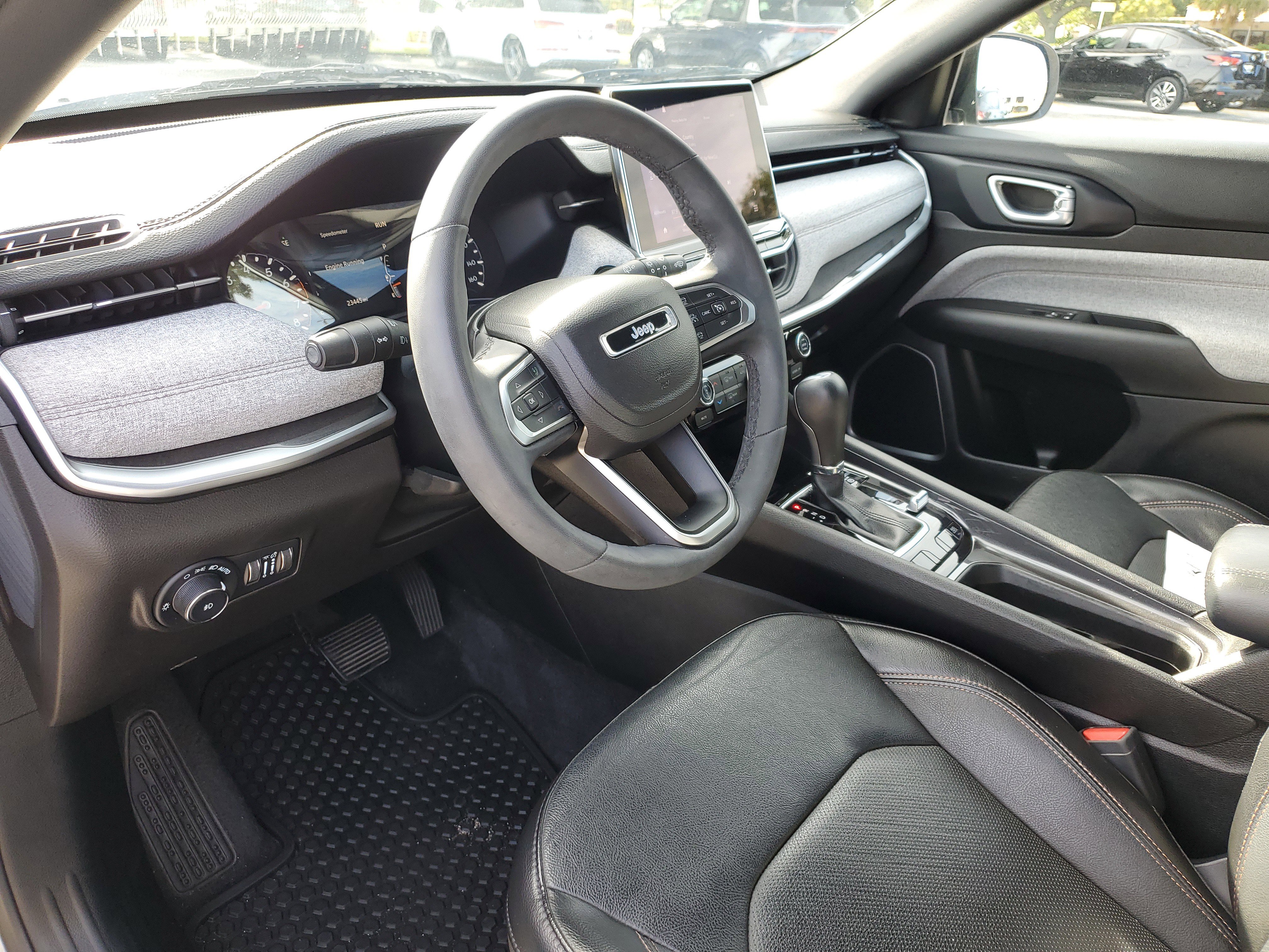 Used 2023 Jeep Compass Latitude image 13