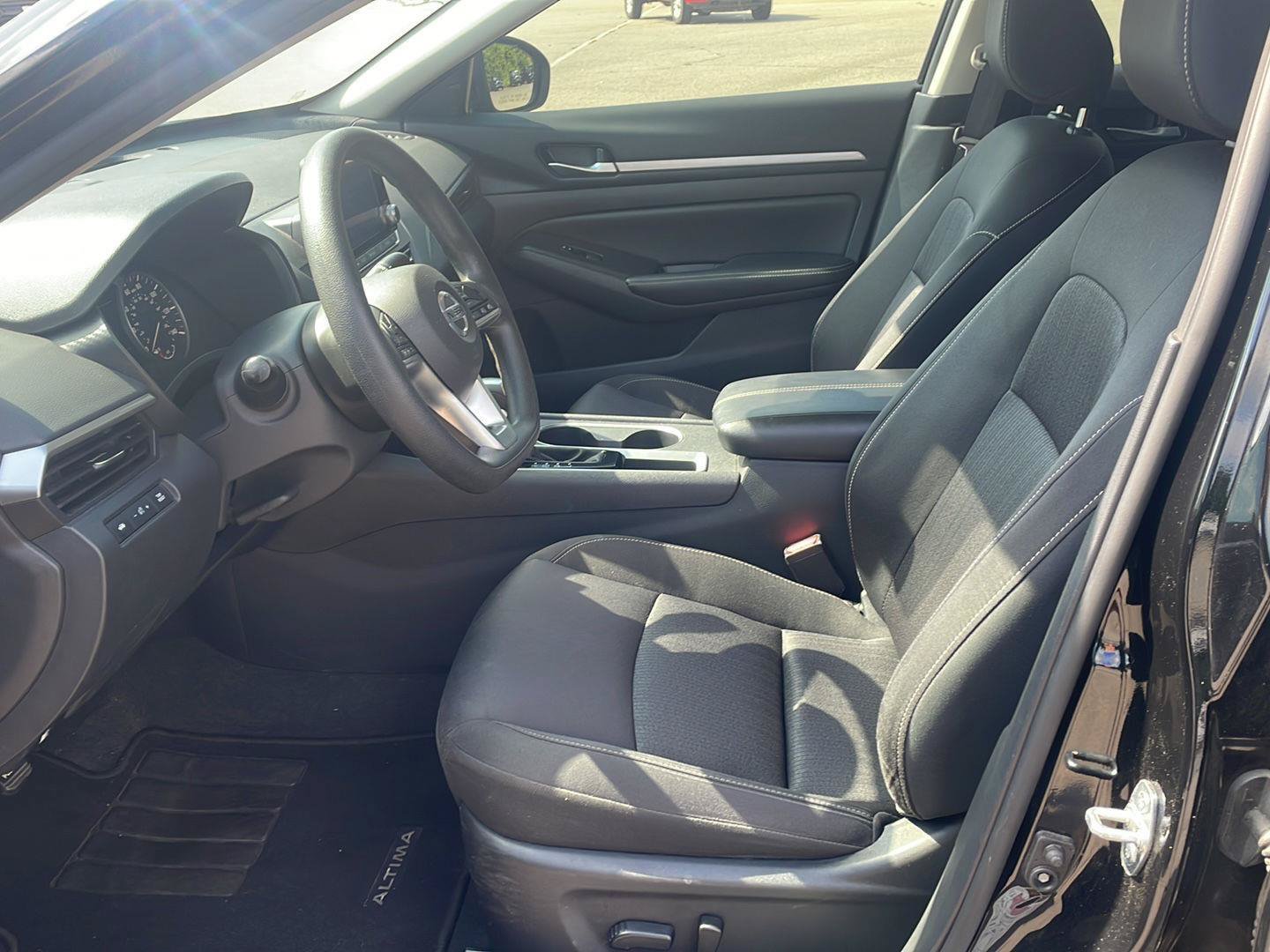 Used 2022 Nissan Altima 2.5 SV FWD image 10