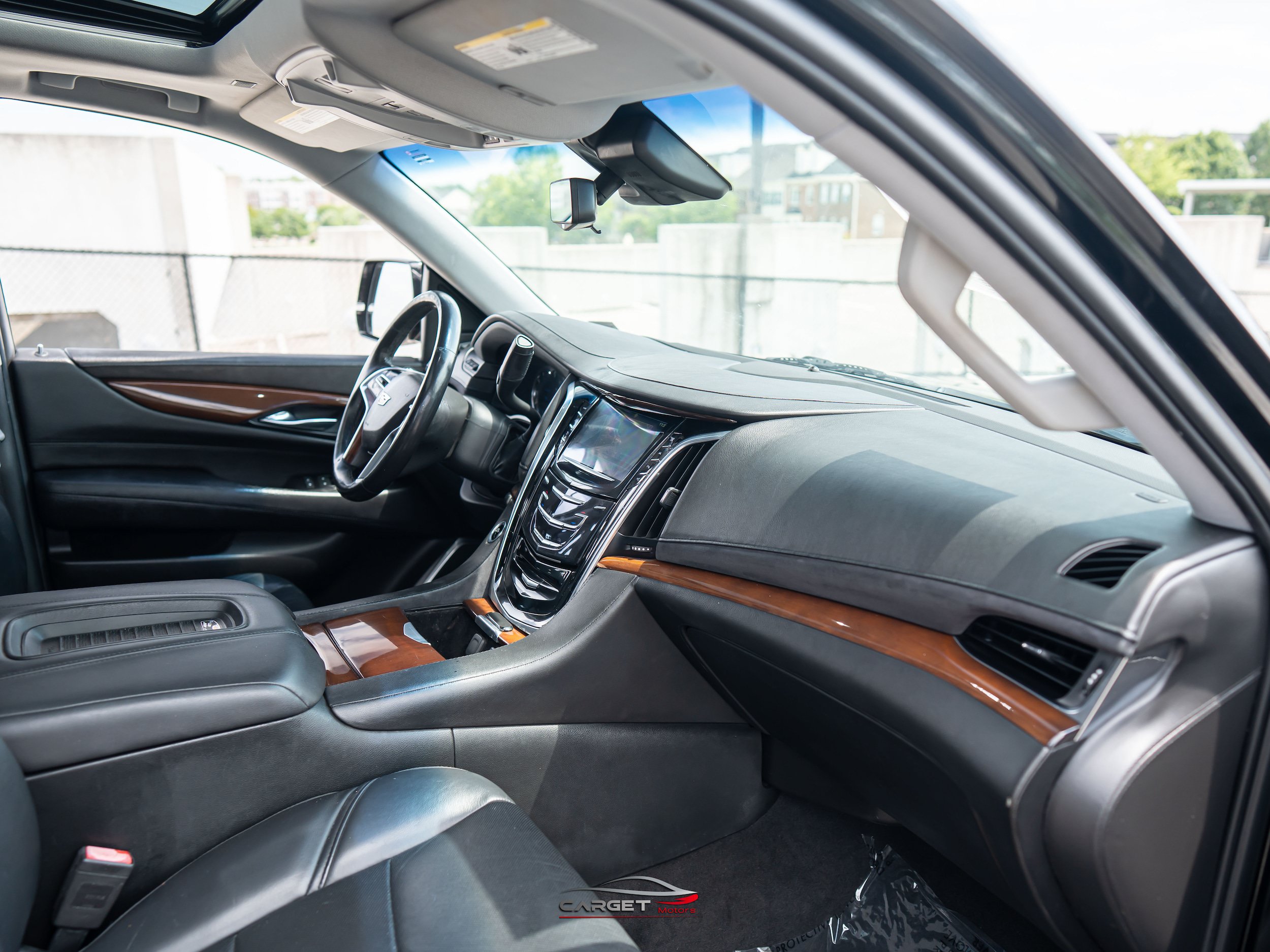 Used 2018 Cadillac Escalade ESV Luxury RWD image 15