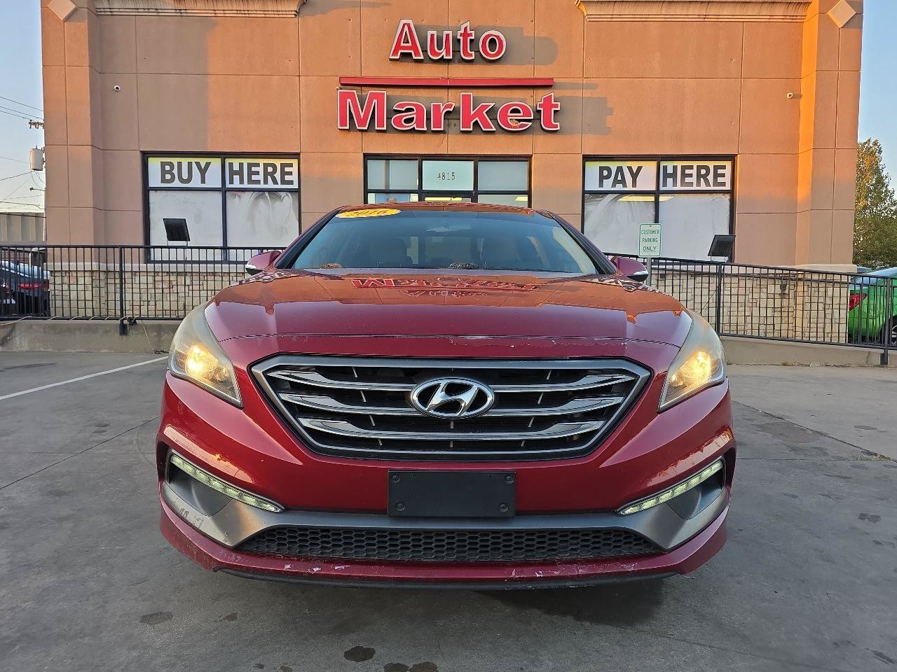 Used 2016 Hyundai Sonata Sport w/ Option Group 02 FWD image 2