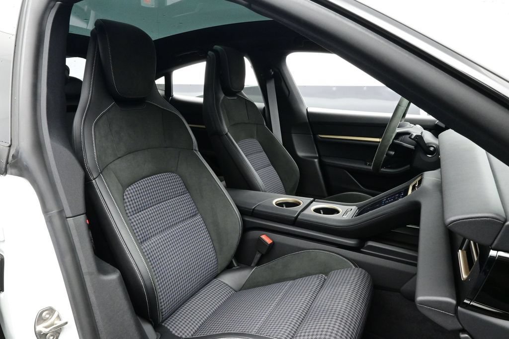Certified 2025 Porsche Taycan 4S AWD/4WD image 17