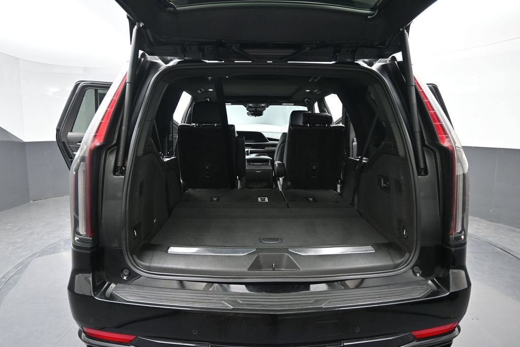 Certified 2022 Cadillac Escalade Sport w/ Touring Package AWD/4WD image 9