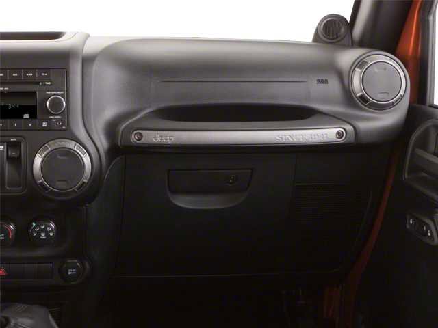 Used 2012 Jeep Wrangler Sahara w/ Connectivity Group AWD/4WD image 13