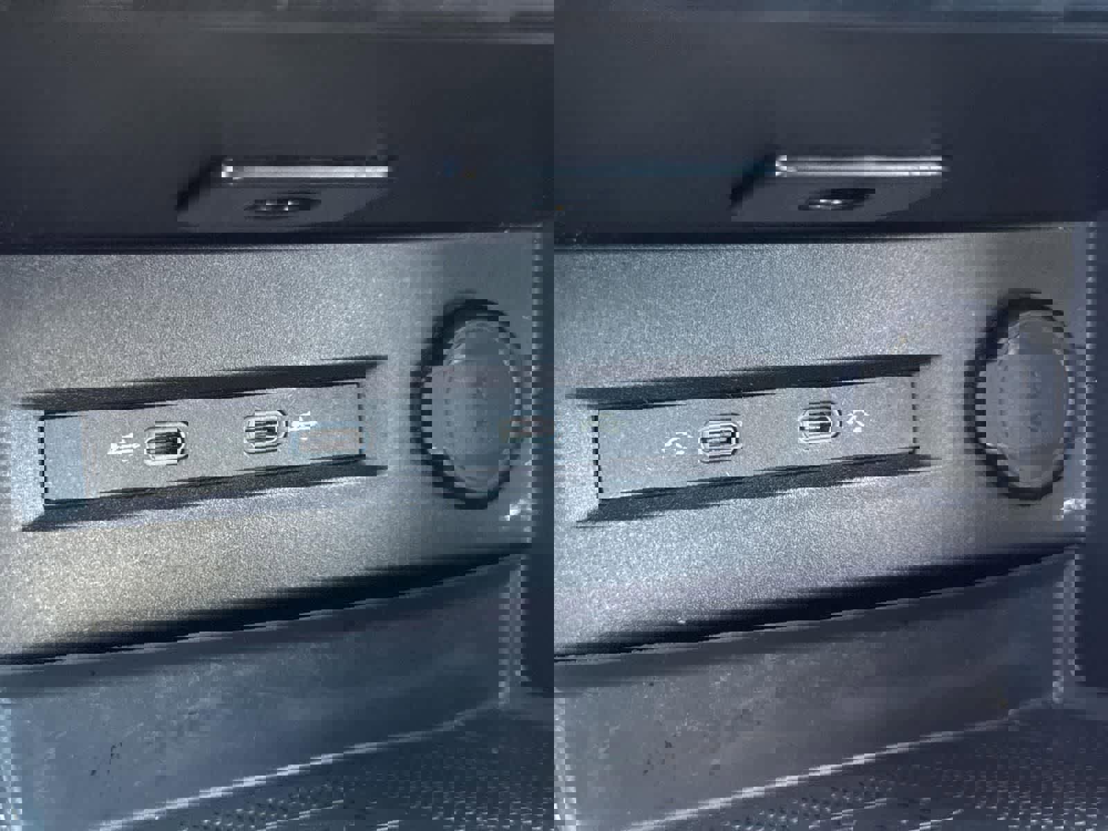 Used 2024 Volkswagen Taos SE image 36