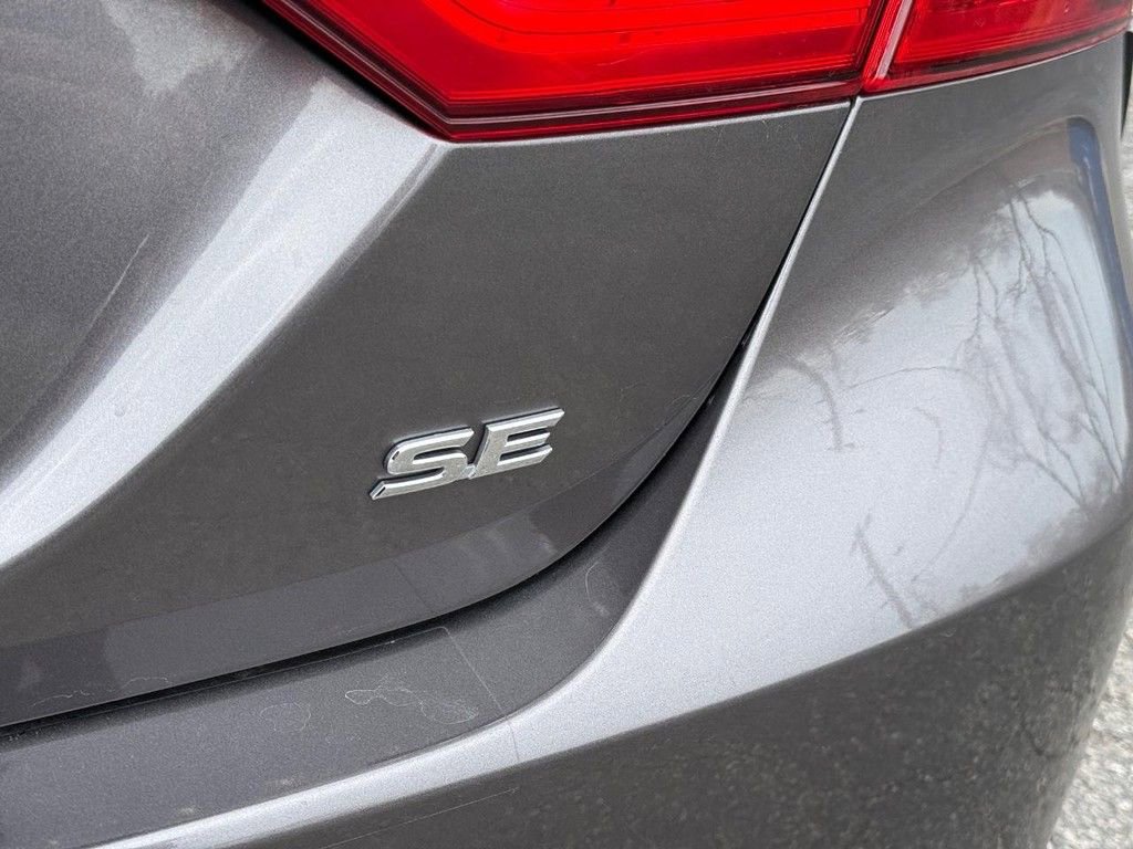 Used 2023 Toyota Camry SE image 6