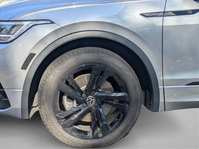 Used 2023 Volkswagen Tiguan SE R-Line image 9