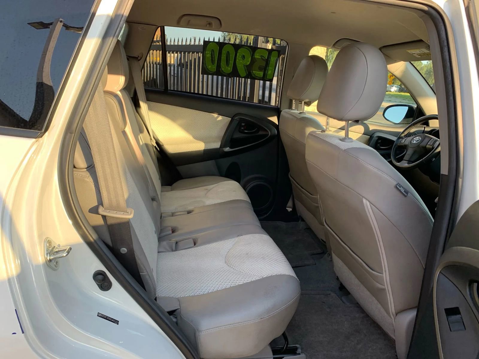 Used 2014 Toyota RAV4 EV FWD image 9