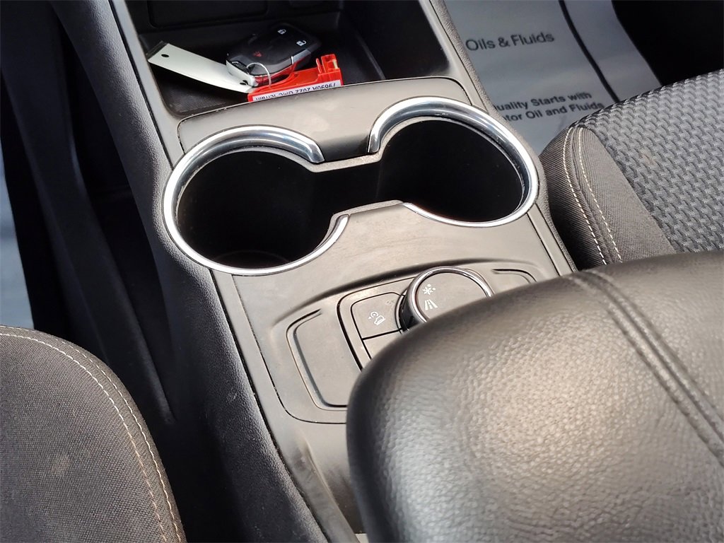 Used 2022 GMC Terrain SLE image 29