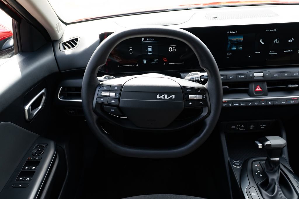 Used 2025 Kia K4 LXS image 10