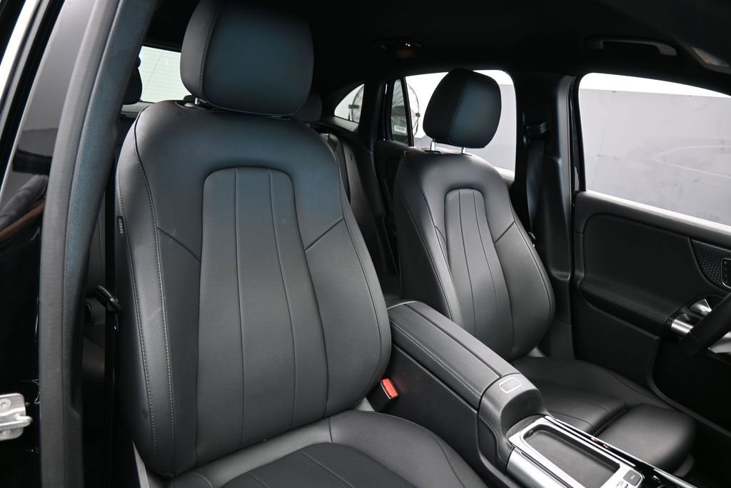 Used 2025 Mercedes-Benz GLA 250 image 41