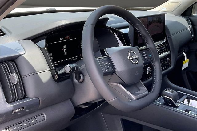 New 2026 Nissan Pathfinder SL w/ SL Premium Package AWD/4WD image 7