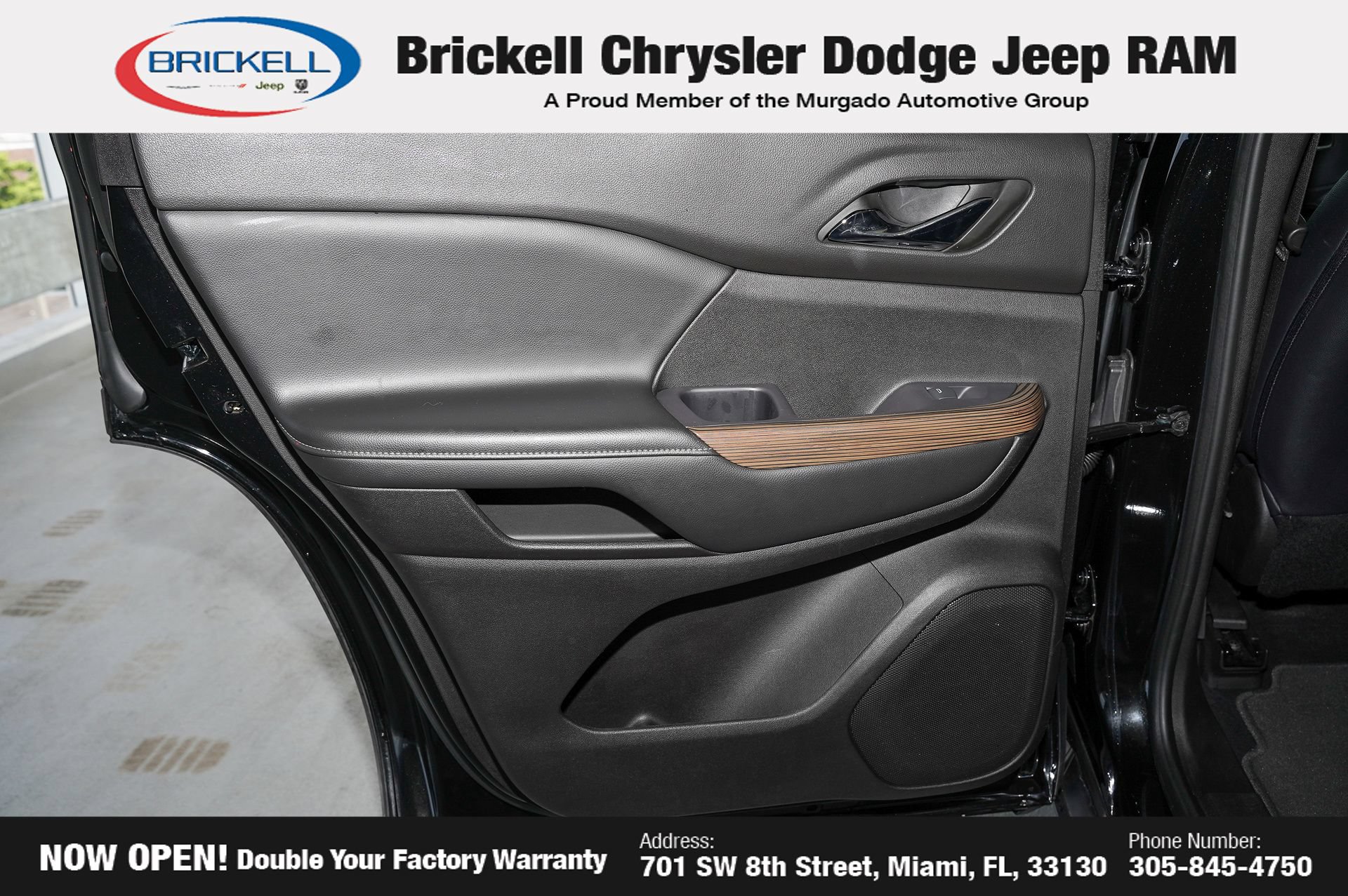 Used 2022 GMC Acadia SLE w/ Driver Convenience Package FWD image 14