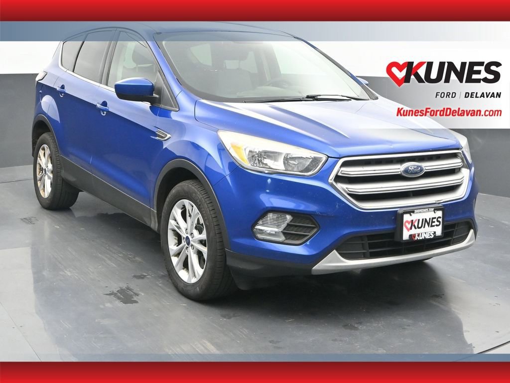 Used 2017 Ford Escape SE image 1