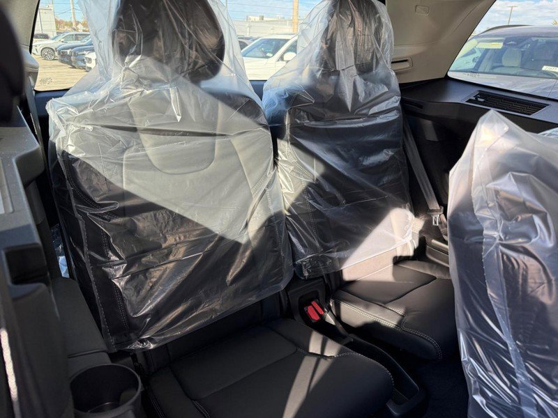 New 2026 Volvo XC90 B6 Ultra w/ Protection Package image 5