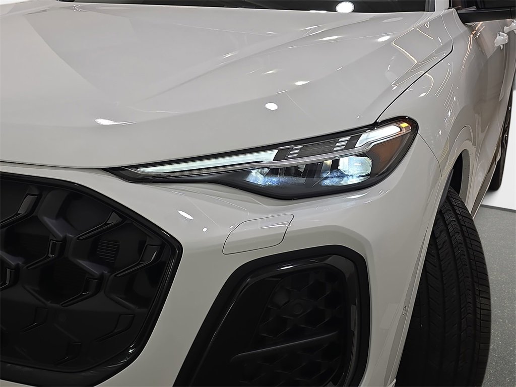 New 2025 Audi SQ5 Premium Plus image 32