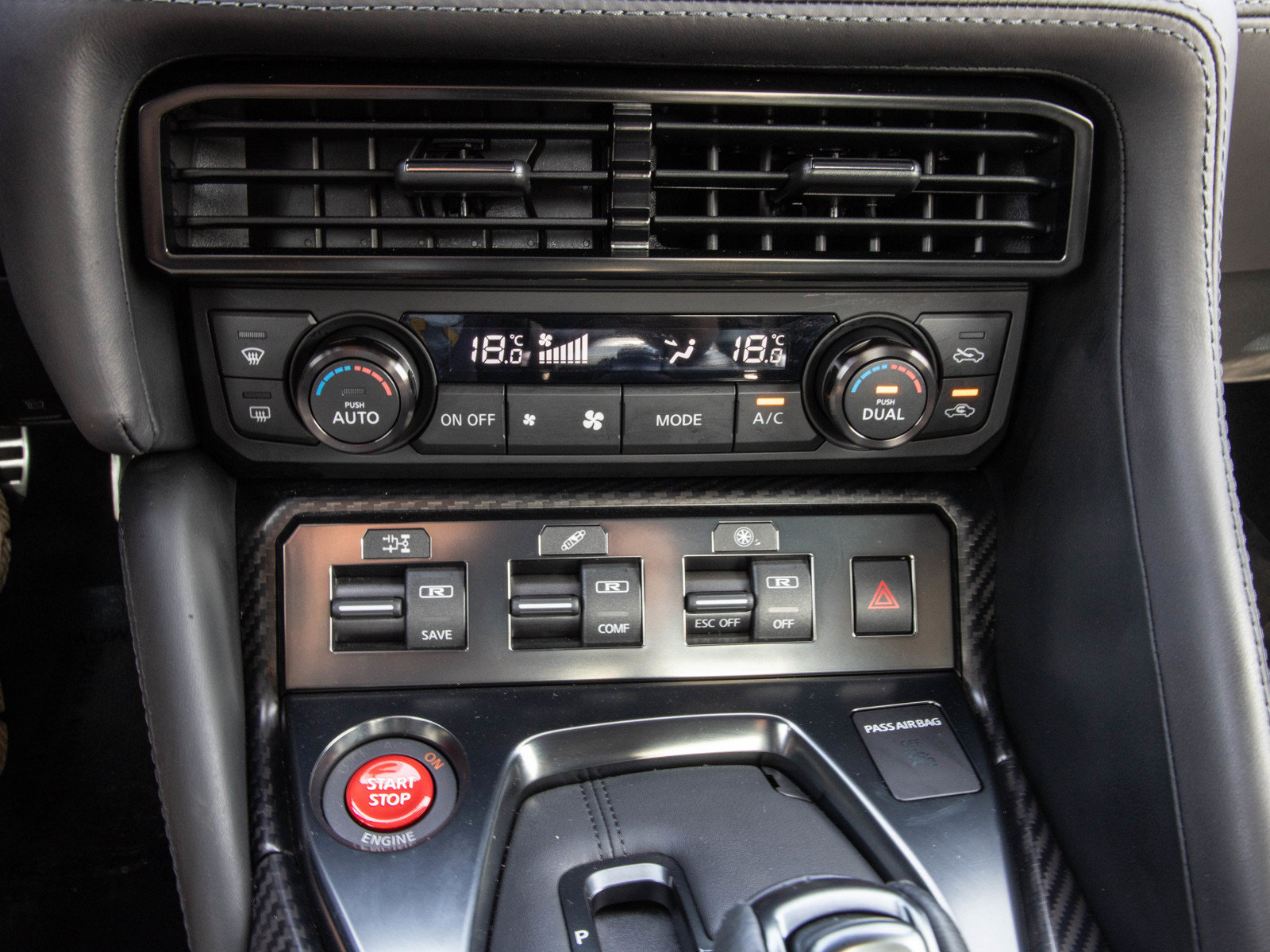 Used 2023 Nissan GT-R Premium AWD/4WD image 17