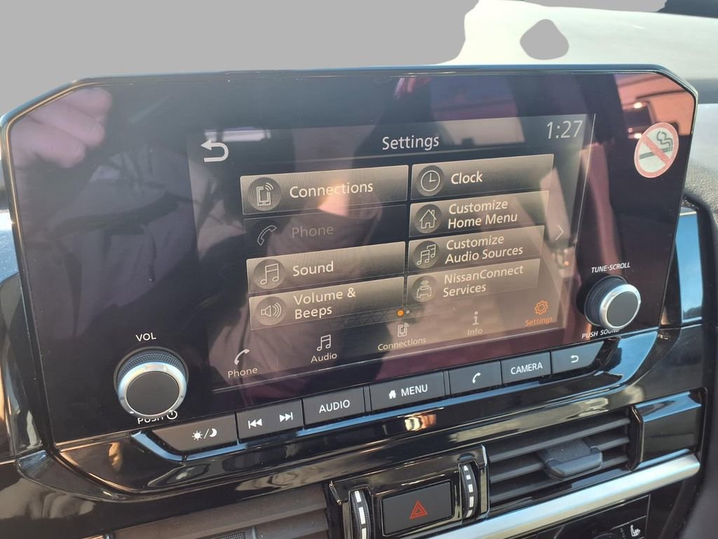 Certified 2025 Nissan Pathfinder SV image 7