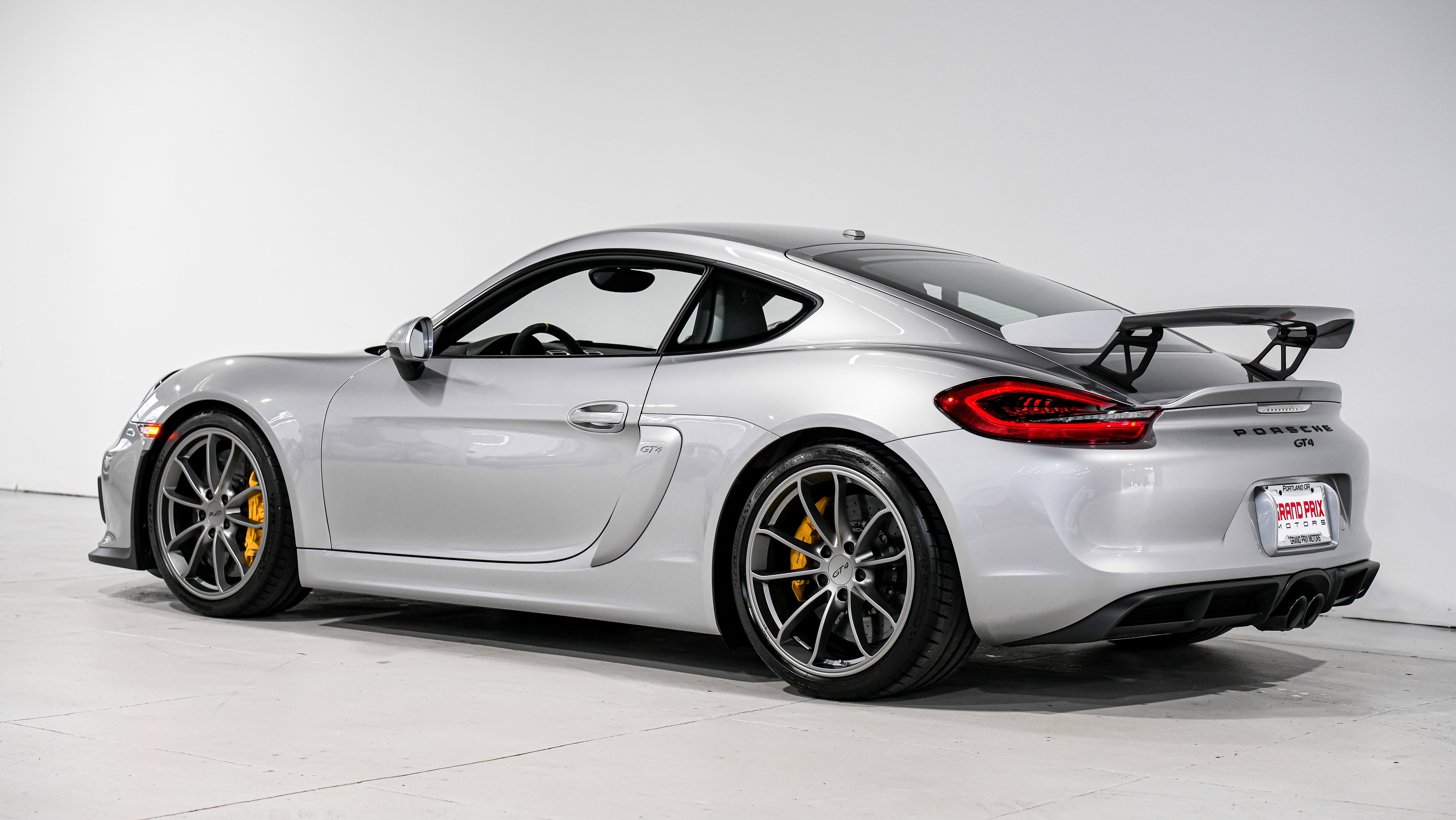 Used 2016 Porsche Cayman GT4 RWD image 8
