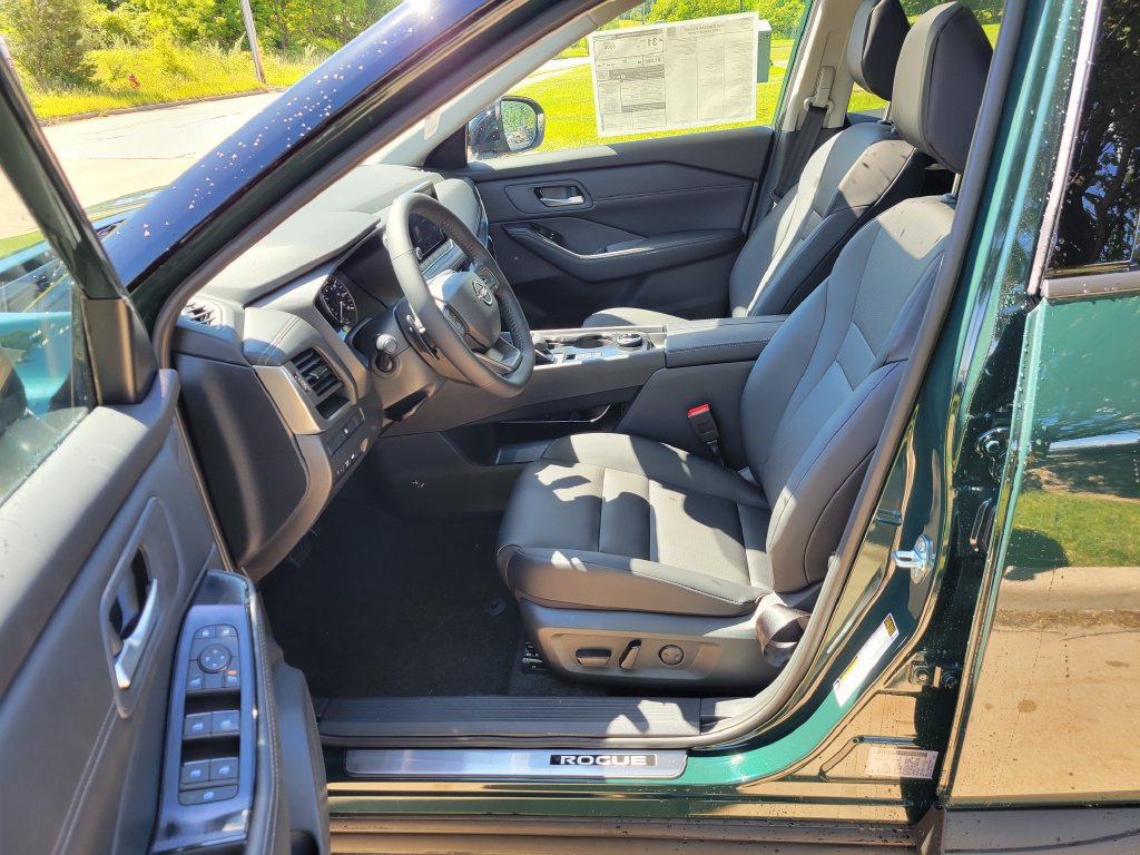 New 2026 Nissan Rogue Dark Armor AWD/4WD image 11