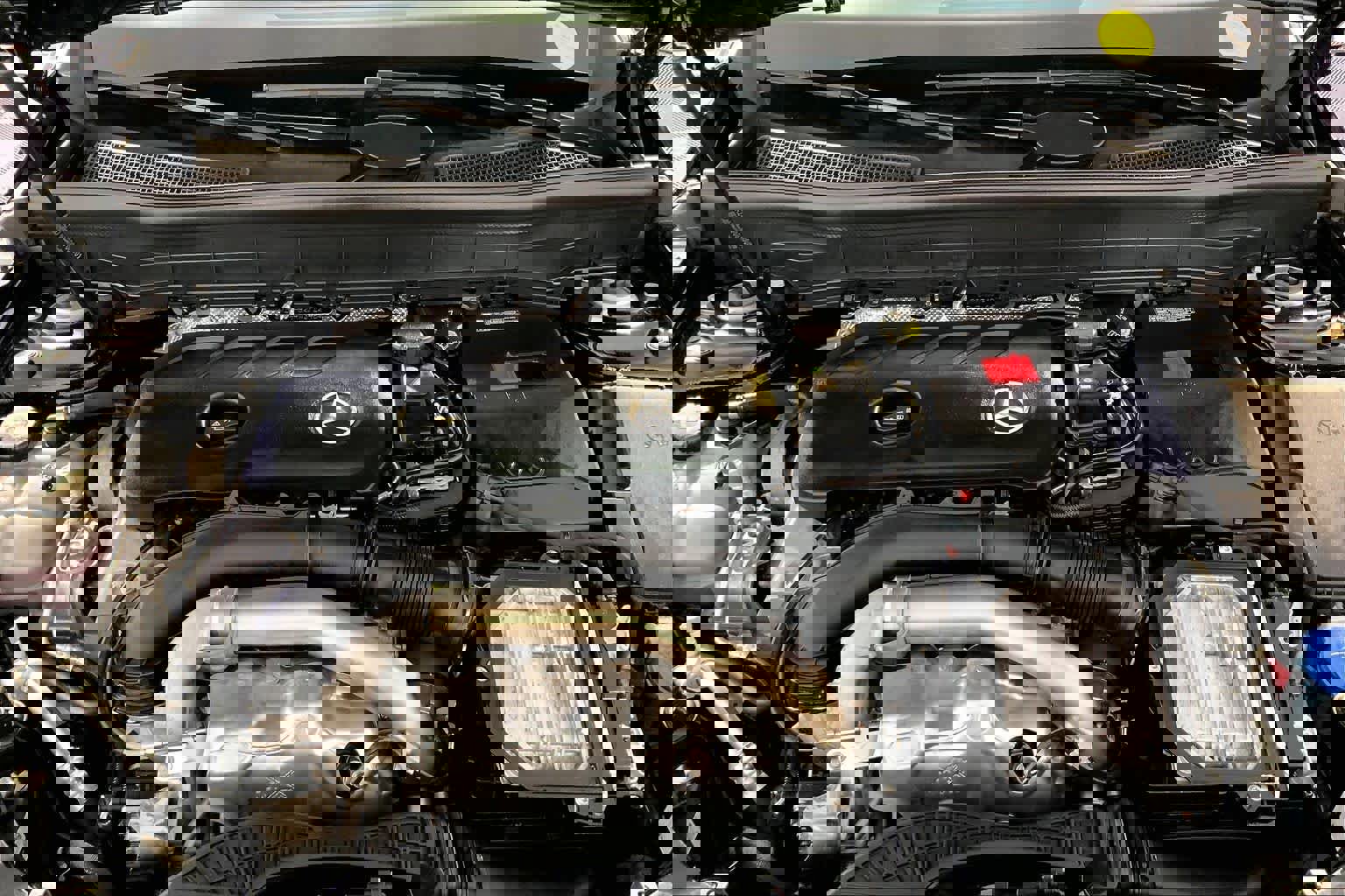 Used 2024 Mercedes-Benz GLB 250 4MATIC image 30