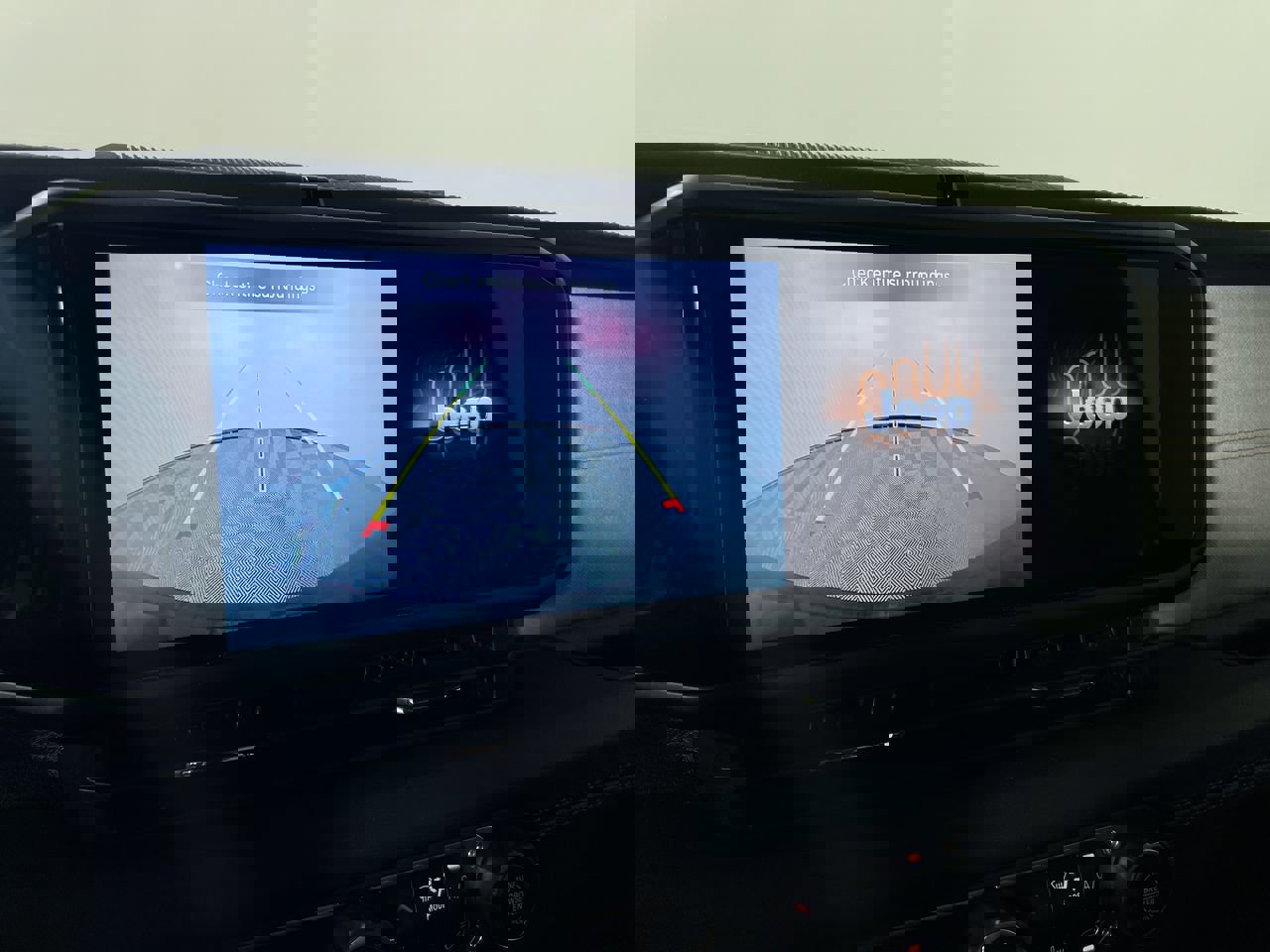 Used 2024 Jeep Wrangler Sahara image 28