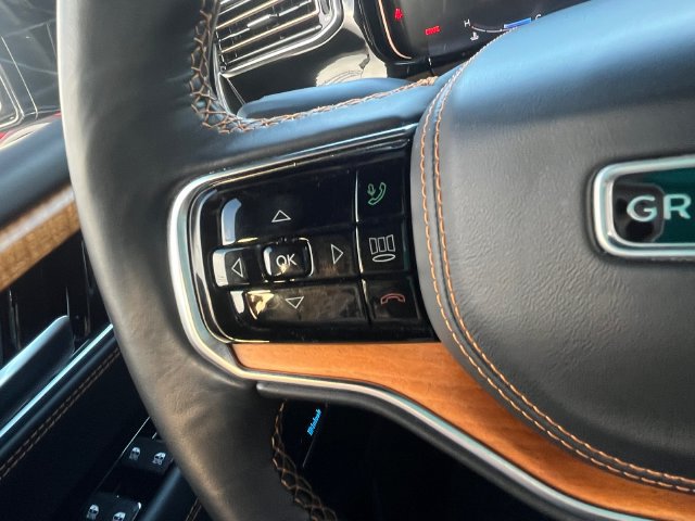 Used 2023 Jeep Grand Wagoneer Series III AWD/4WD image 15