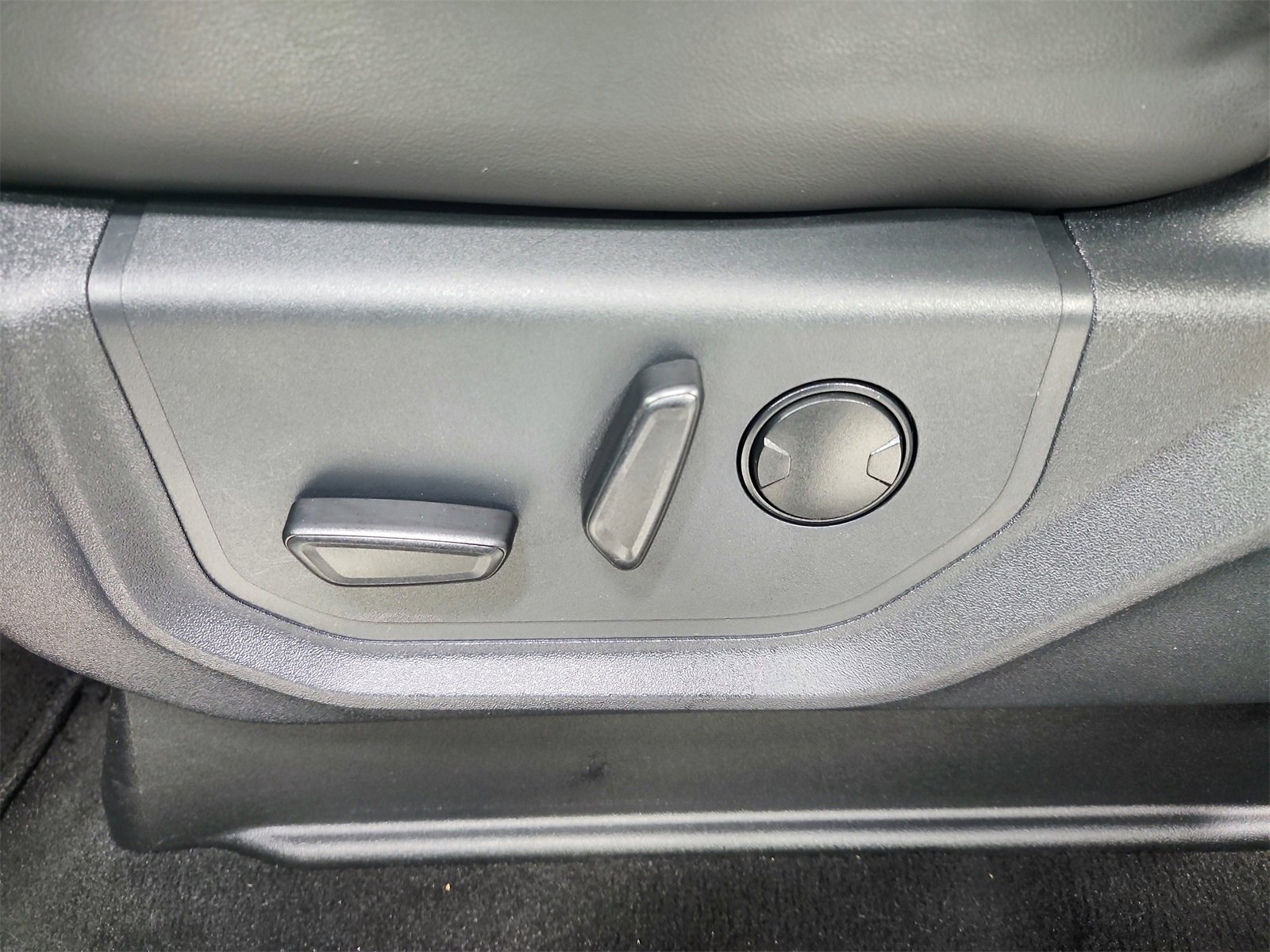 Used 2024 Ford Expedition Max XLT image 20